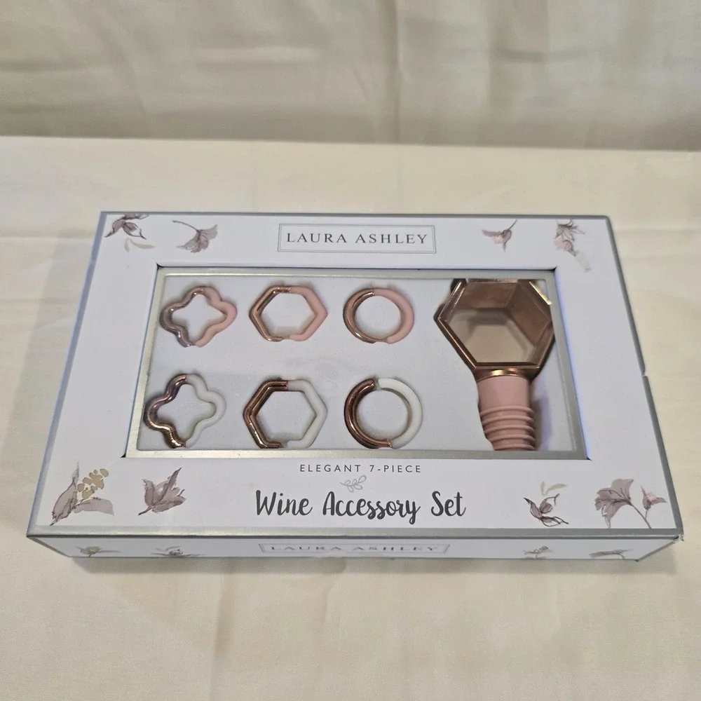 Laura Ashley‎ Elegant 7 Piece Wine Accessory Set Bottle Topper Geo Golden Accent